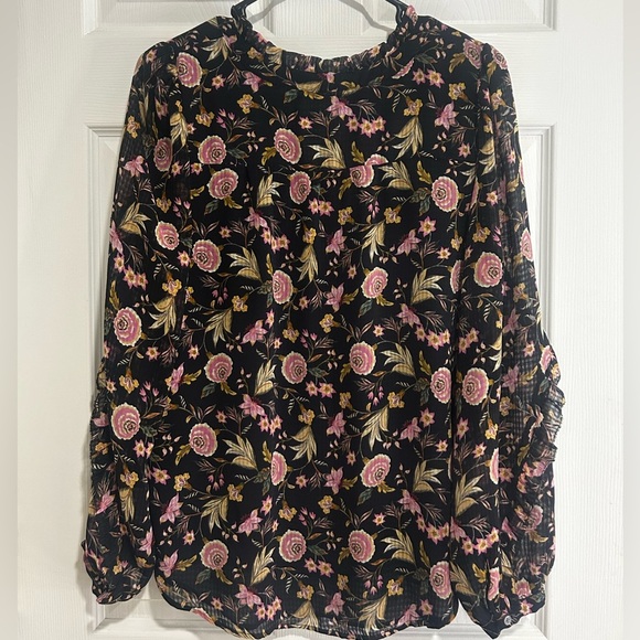 LOFT Women’s Black Blouse with Pink Yellow Floral Pattern Ruffle Trim Sz. Medium - Picture 8 of 9